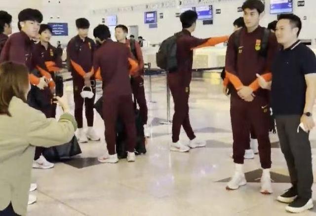 官方APP下载-U23国足载誉而归 获高规格接机待遇